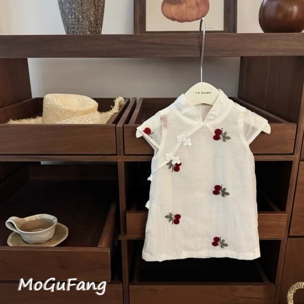 Summer new oriental beauty! Summer Baby Girl's New Chinese Style National Style Sweet Cherry Embroidered Cheongsam Vest Dress Trendy