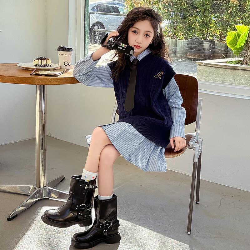 Girls' suit Spring and Autumn 2024 New Western Style Internet Popular Autumn dress Children's College Style Two-Piece Dress