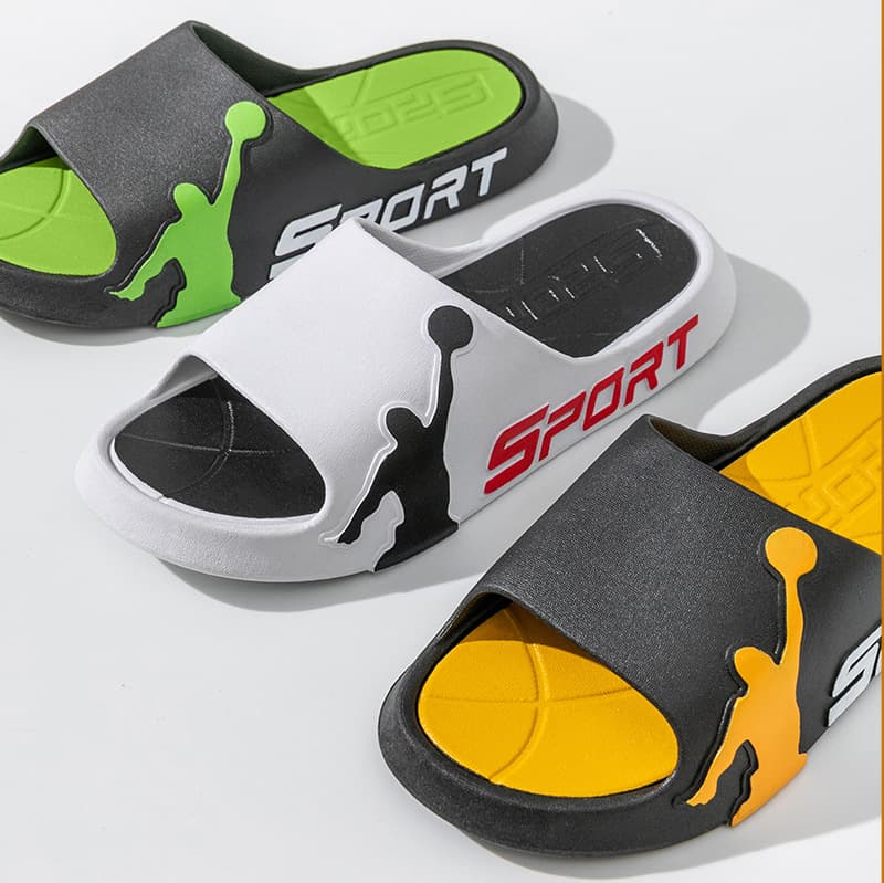 New summer sandals fashion trendy men's slippers casual soft bottom outer wear thick bottom beach indoor slippers men's wholesale