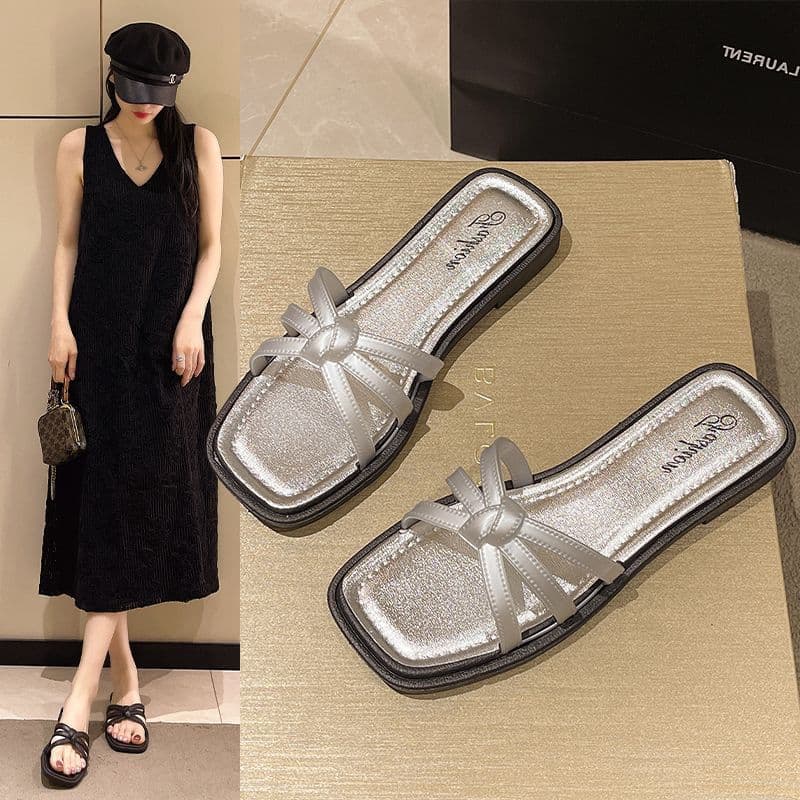 Women's Summer Outdoor Slippers 2025 New Trendy Flat Fashion Versatile Slide Sandals Beach Ins Sandals