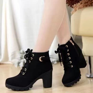 Autumn and winter 2020 new high heel women's boots cross strap short boots thick heel Martin boots leather boots in stock