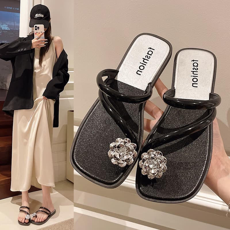 Women's Outdoor Slippers 2025 Summer New Trendy Versatile Beach Flip-Flops Flat Sandals