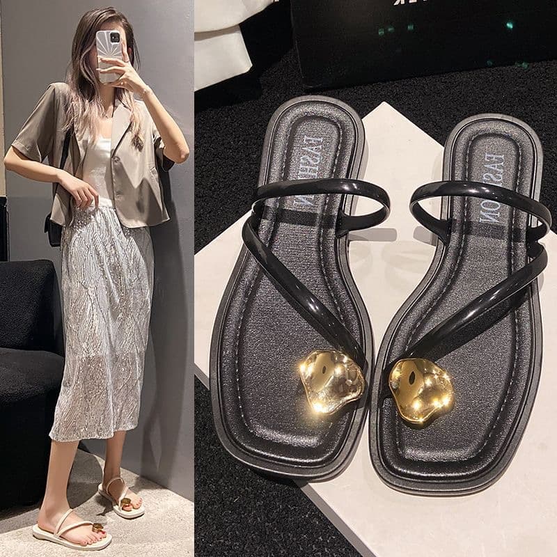 Metal Buckle Slippers for Women's Summer Outer Sandals New Cute Design Slip-On Toe Clip-On Thin Strap Flat Flip-Flops