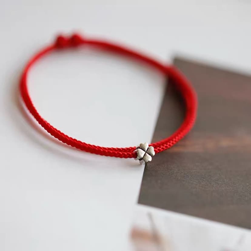 Little Lucky Creative Red Rope Women's Thin Hand Rope Xizang Silver Four-leaf Clover Simple Woven Adjustable Girlfriend Bracelet Gift