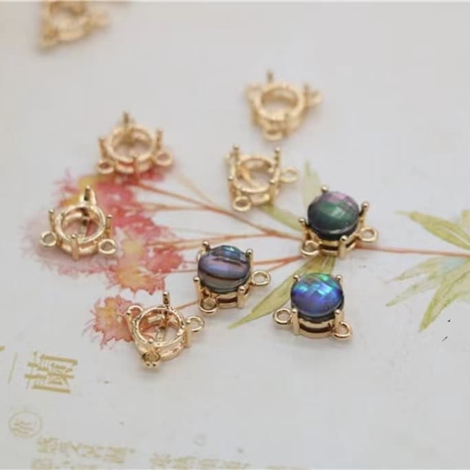 DIY copper edge round three hanging zircon pendant jewelry accessories copper material source factory direct wholesale