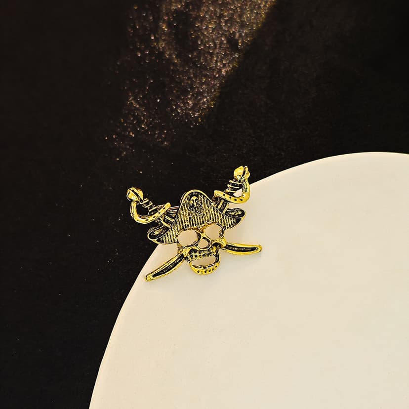 European and American Cross-Border Creative Personalized Skull Brooch Retro Punk Pirate Old Clothing Accessories Pin Corsage